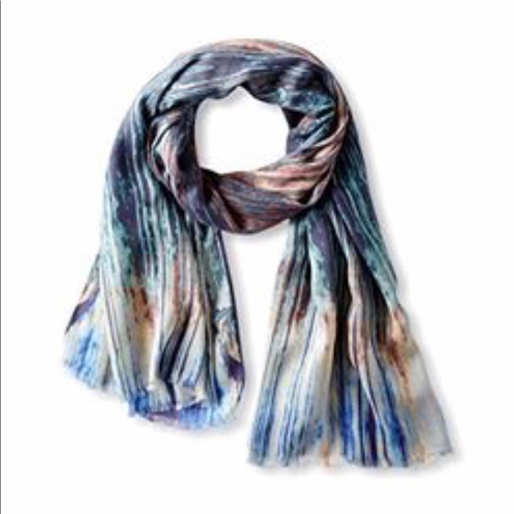 Lightweight Kenneth Jay lane scarf